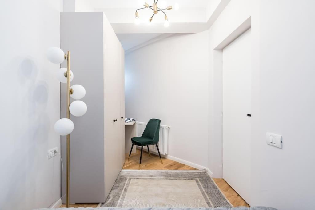 Ferienwohnung Stunning Views 3Br Sunny Flat - Amazing Terrace Bukarest Exterior foto