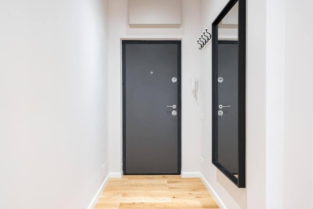 Ferienwohnung Stunning Views 3Br Sunny Flat - Amazing Terrace Bukarest Exterior foto