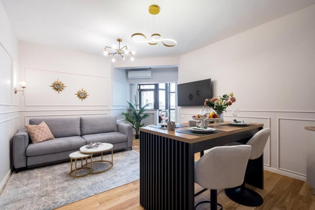 Ferienwohnung Stunning Views 3Br Sunny Flat - Amazing Terrace Bukarest Exterior foto
