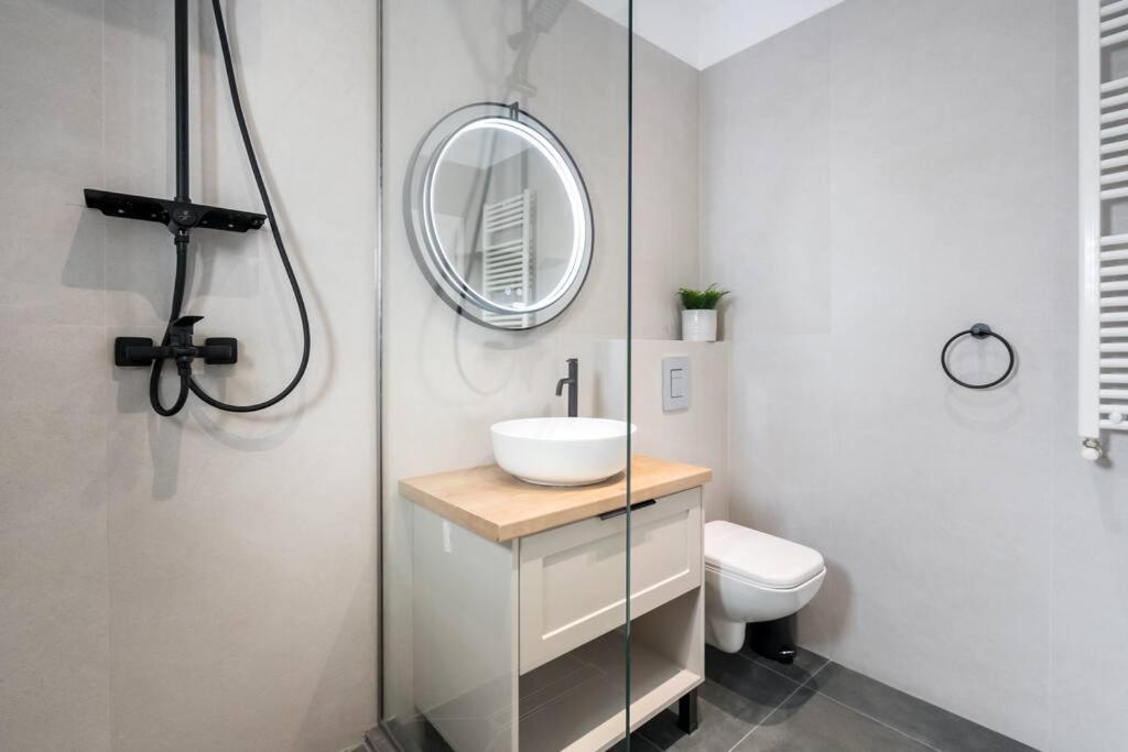 Ferienwohnung Stunning Views 3Br Sunny Flat - Amazing Terrace Bukarest Exterior foto
