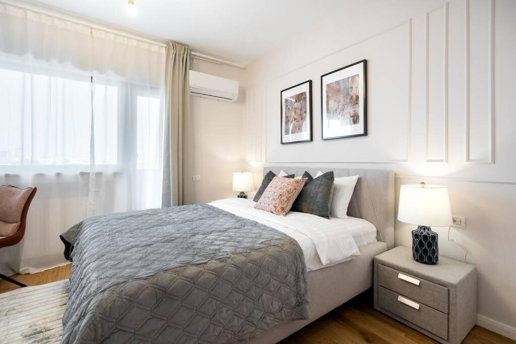 Ferienwohnung Stunning Views 3Br Sunny Flat - Amazing Terrace Bukarest Exterior foto