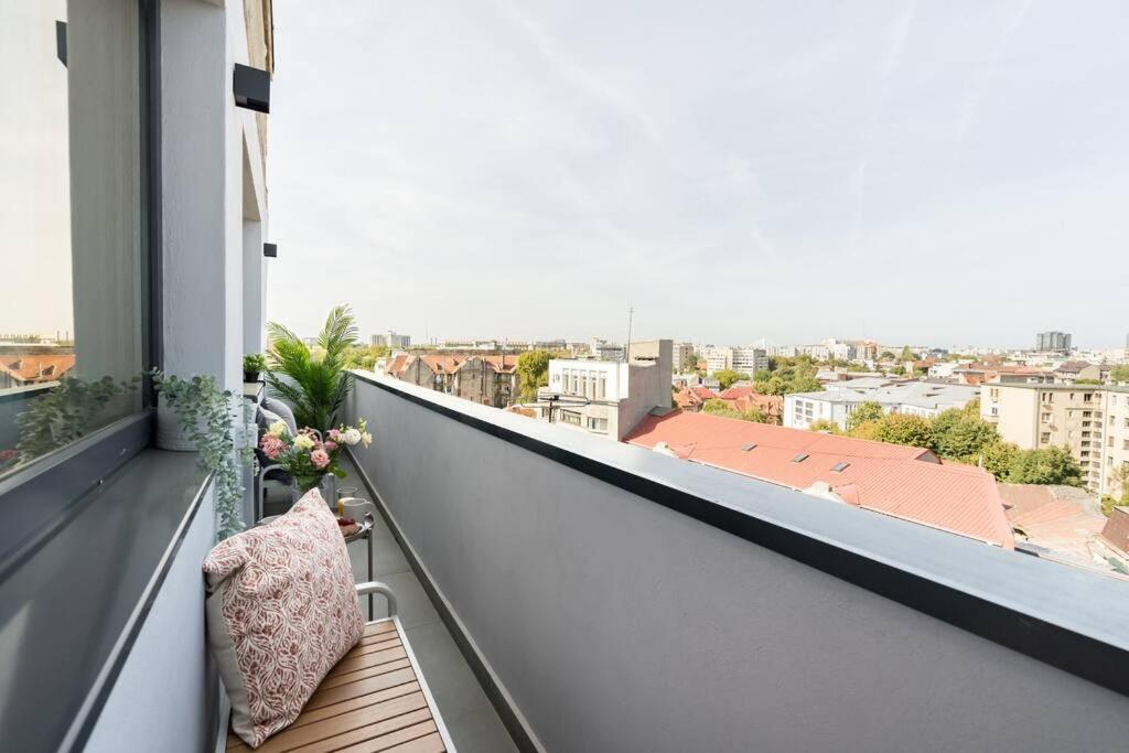 Ferienwohnung Stunning Views 3Br Sunny Flat - Amazing Terrace Bukarest Exterior foto