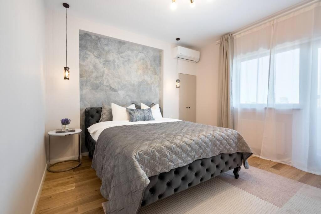Ferienwohnung Stunning Views 3Br Sunny Flat - Amazing Terrace Bukarest Exterior foto